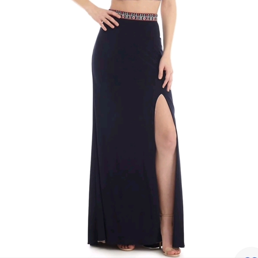 Blondie Nites Embroidered Long Skirt Prom‎ Gown Dress Sz 1 Navy Contrast Lining